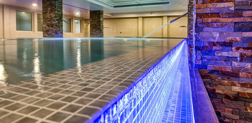 Piscinas interiores y spas