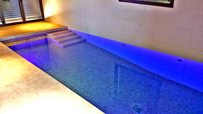 Piscina interior de mosaico, proyecto de MA&MA POOL