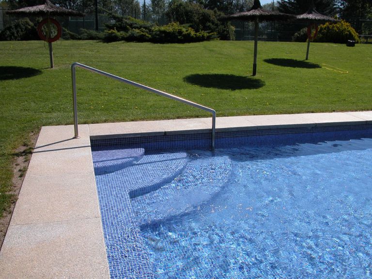 Piscinas rectangulares en jardín, proyecto de MA&MA POOL